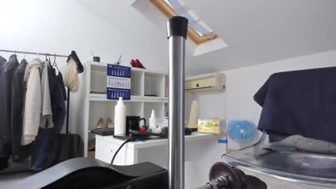 karlahartley online show from November 5, 6:37 am