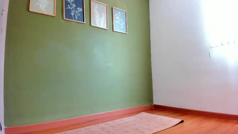 Karlye online show from April 13, 4:00 pm