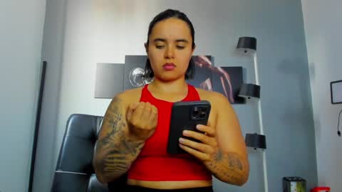 Snapshot of karlyjons_ chatting on January 28, 4:08 pm online show from January 28, 4:08 pm