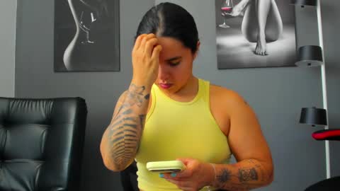   online show from April 1, 4:37 pm