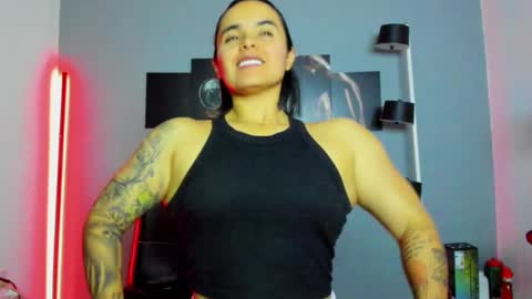 Snapshot of karlyjons_ chatting on February 22, 11:35 pm online show from February 22, 11:35 pm