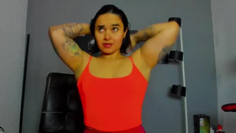 Snapshot of karlyjons_ chatting on March 4, 7:43 pm online show from March 4, 7:43 pm