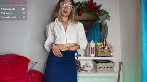Snapshot of karol_goode chatting on December 14, 7:07 am karol_goode online show from December 14, 7:07 am
