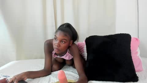 Snapshot of karol_w10 chatting on February 26, 1:36 am karol_w10 online show from February 26, 1:36 am