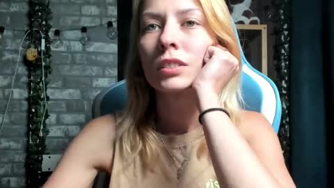 karoline121 online show from September 16, 6:55 pm