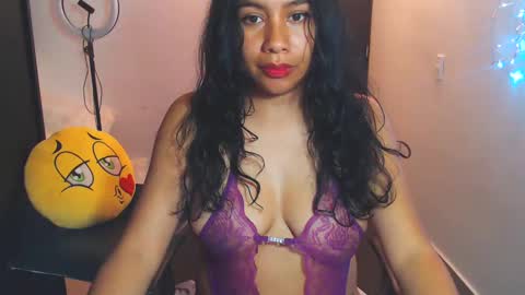 Snapshot of karolinecute chatting on March 9, 3:32 am karolinecute online show from March 9, 3:32 am