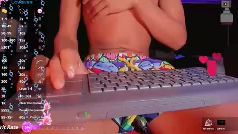 Snapshot of karoll_scoott chatting on October 7, 11:17 am karol online show from October 7, 11:17 am