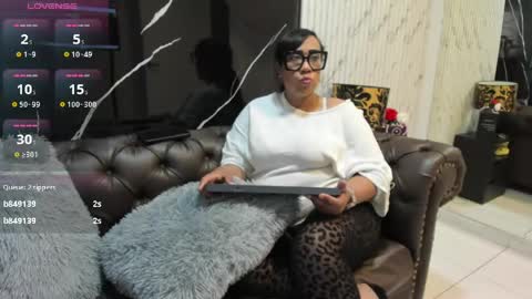 My name is  Miss Karol online show from June 3, 11:24 am