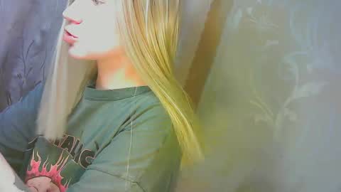 Caroline Fox online show from September 11, 10:16 am