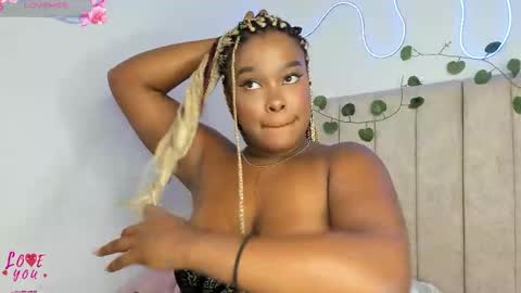 Snapshot of kaseydelvey chatting on October 7, 9:44 pm online show from October 7, 9:44 pm