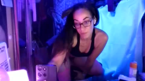 kash_kitty13 online show from March 28, 3:19 am