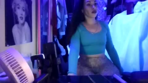 kash_kitty13 online show from January 18, 2:42 am