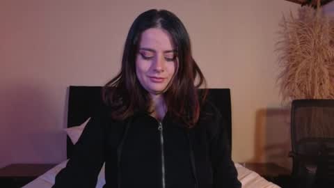kassandra james online show from June 23, 12:11 pm