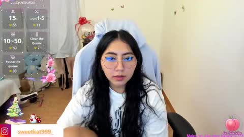 Snapshot of kat_ly_chan chatting on December 28, 4:52 pm Kat online show from December 28, 4:52 pm