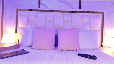 kataleya_sm25 online show from April 17, 11:34 am