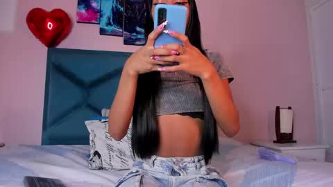 Snapshot of kataleyaa_horny chatting on February 25, 5:30 am kataleya horny online show from February 25, 5:30 am