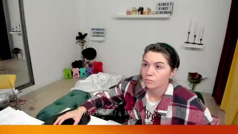    online show from March 4, 7:11 pm