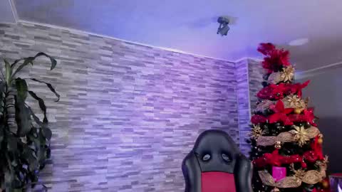 kateanderss online show from December 14, 12:28 am