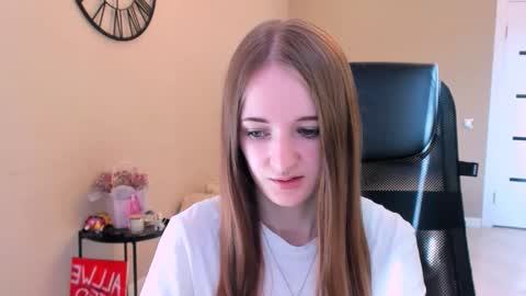 Snapshot of katekayer chatting on October 19, 9:25 am katekayer online show from October 19, 9:25 am