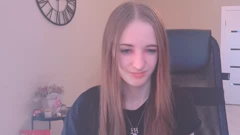 Snapshot of katekayer chatting on October 1, 8:46 am katekayer online show from October 1, 8:46 am