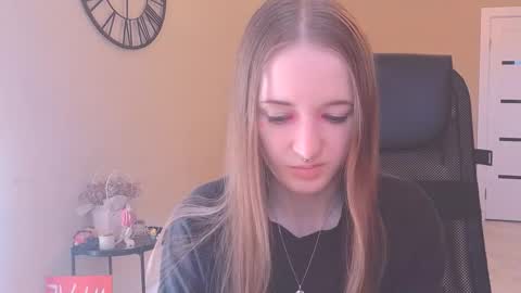 Snapshot of katekayer chatting on October 4, 11:19 am katekayer online show from October 4, 11:19 am