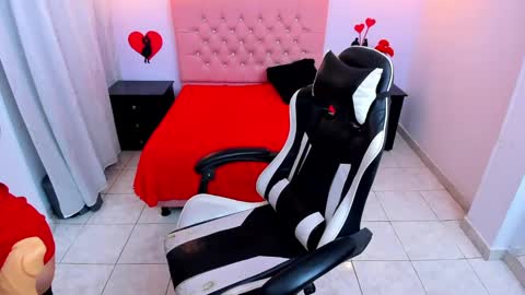 kate Tompson online show from March 7, 4:22 pm