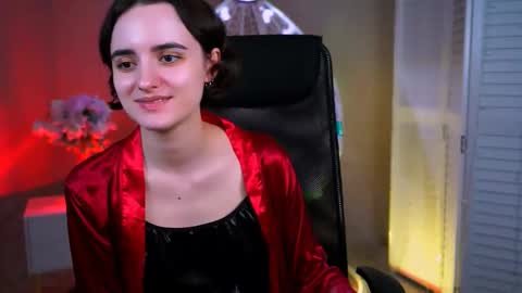 katewillows online show from March 18, 5:46 am