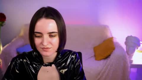 katewillows online show from April 13, 5:00 am