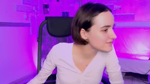 katewillows online show from March 1, 6:39 am