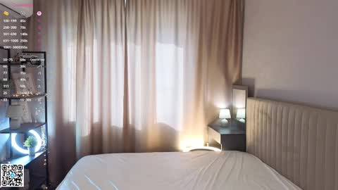 Lola online show from April 10, 6:30 am