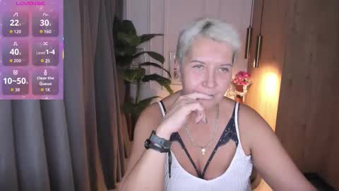 Kathy online show from October 25, 1:44 pm