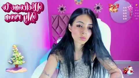Snapshot of katia_sex25 chatting on December 18, 6:32 am Katia  online show from December 18, 6:32 am