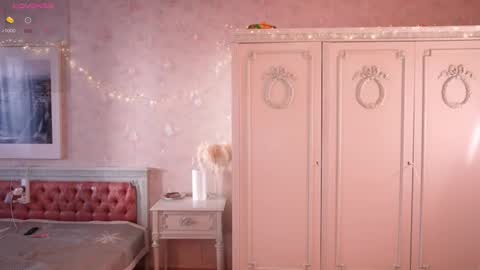 Katienext stream  online show from November 14, 9:22 am