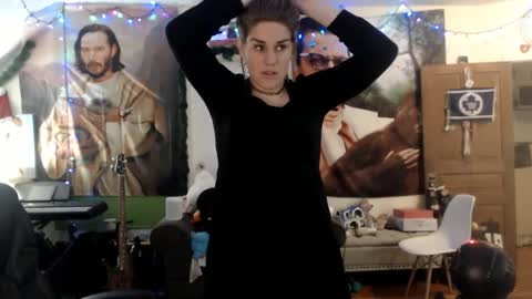 Snapshot of katiecutie_5 chatting on December 11, 5:32 am Katie online show from December 11, 5:32 am