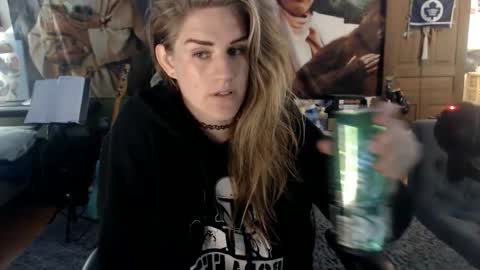 Snapshot of katiecutie_5 chatting on October 8, 5:13 am Katie online show from October 8, 5:13 am