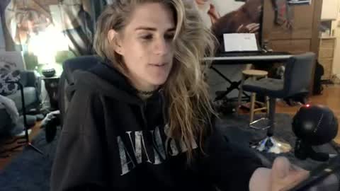 Katie online show from August 6, 4:54 am