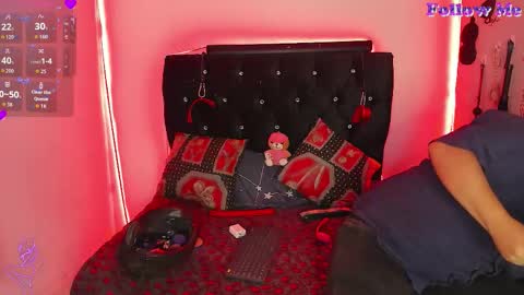 SHARON  KATIEE online show from February 3, 12:20 pm