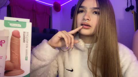 Snapshot of katleen_v chatting on December 6, 5:03 am Katleen. online show from December 6, 5:03 am