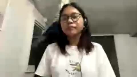 Lily online show from June 3, 2:33 pm