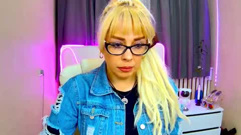 katrinacharm online show from September 15, 6:04 am