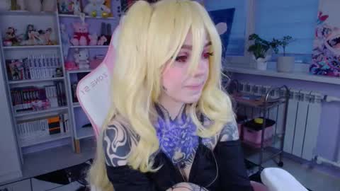 Snapshot of katrinwaifu chatting on October 24, 2:18 pm Katrin online show from October 24, 2:18 pm