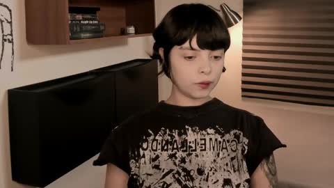 katsuro online show from April 8, 7:39 pm