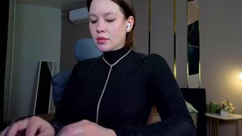 Snapshot of katttymoon_ chatting on October 19, 12:59 am Goddess Katy VACATION online show from October 19, 12:59 am