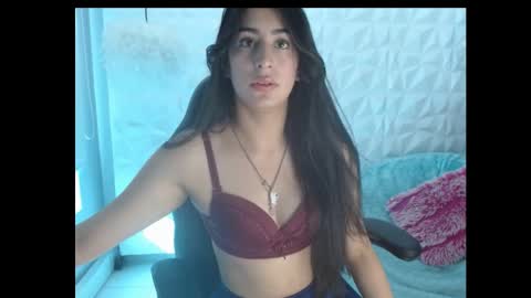 Snapshot of katty_love01 chatting on March 1, 1:40 pm katty_love01 online show from March 1, 1:40 pm