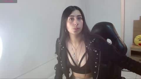 Snapshot of katty_love01 chatting on February 11, 3:40 pm katty_love01 online show from February 11, 3:40 pm