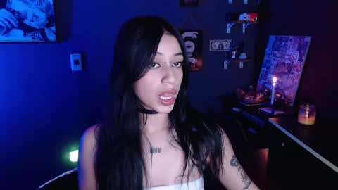 Snapshot of kattze chatting on October 26, 10:42 pm      online show from October 26, 10:42 pm