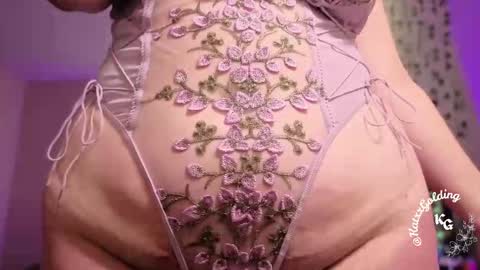 Snapshot of katxxgolding chatting on September 17, 7:39 pm Princesse Kat online show from September 17, 7:39 pm