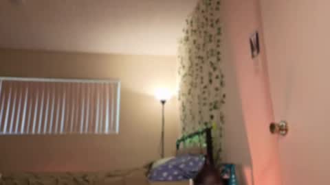 Snapshot of katxxgolding chatting on September 24, 10:38 pm Princesse Kat online show from September 24, 10:38 pm