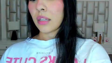 Snapshot of katy_and_paola chatting on February 19, 7:37 pm katy blonde girl and paola big boobs online show from February 19, 7:37 pm