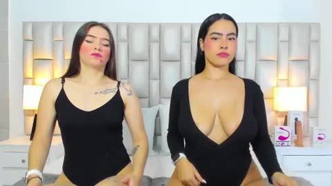 katy blonde girl and paola big boobs online show from April 14, 8:01 pm